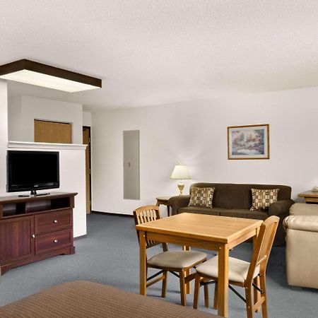 Super 8 By Wyndham Williams Lake Bc Екстериор снимка