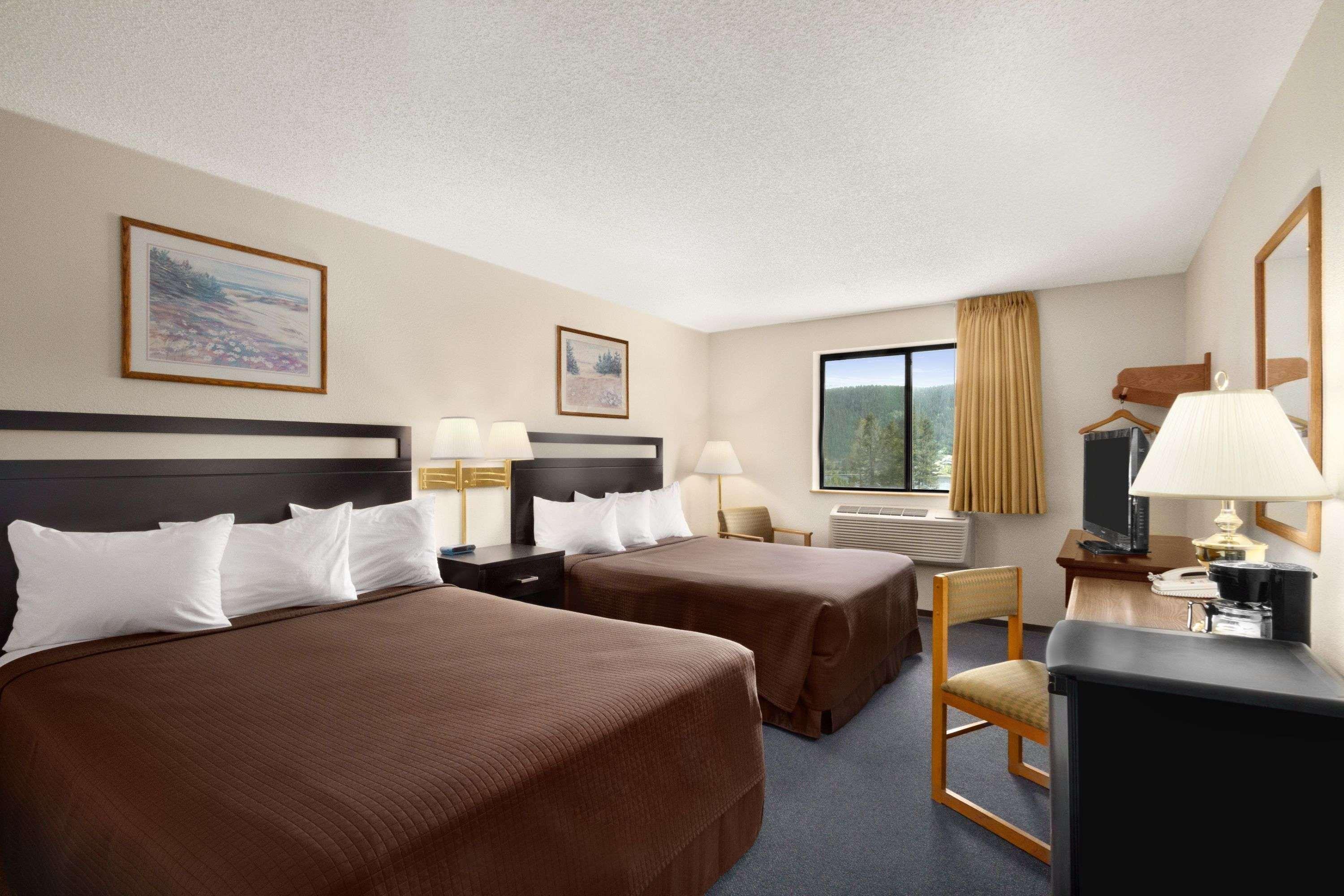 Super 8 By Wyndham Williams Lake Bc Екстериор снимка