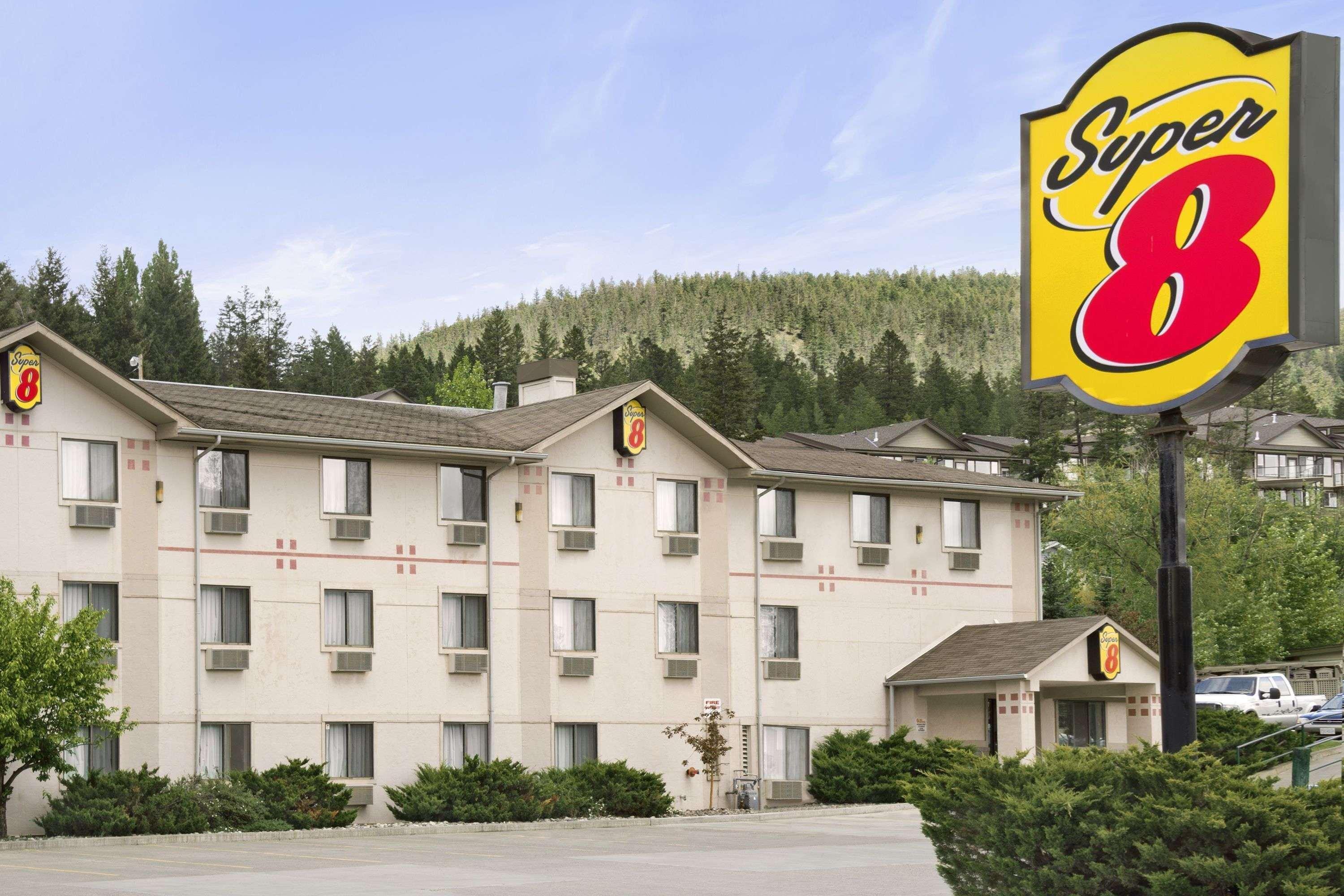 Super 8 By Wyndham Williams Lake Bc Екстериор снимка