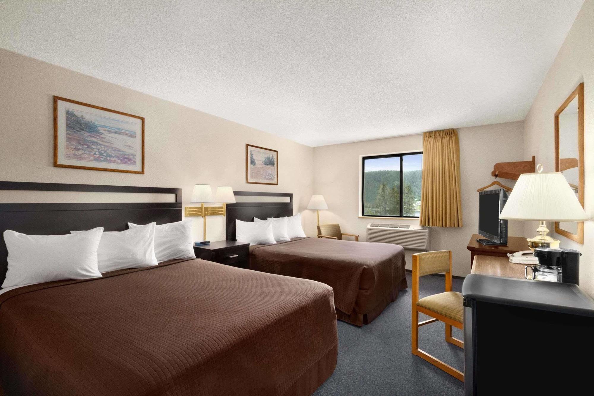 Super 8 By Wyndham Williams Lake Bc Екстериор снимка